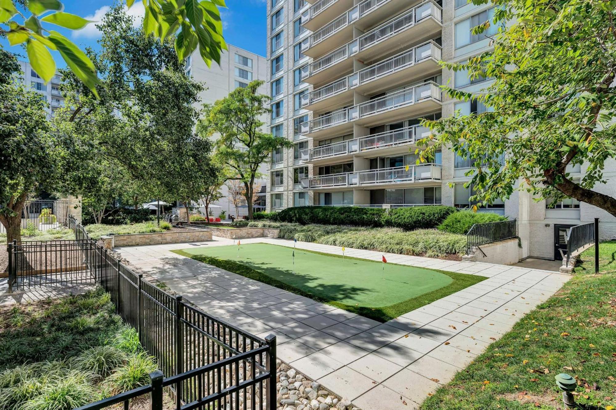 Beautiful 2Br Apartment At Crystal City With Gym Арлингтън Екстериор снимка